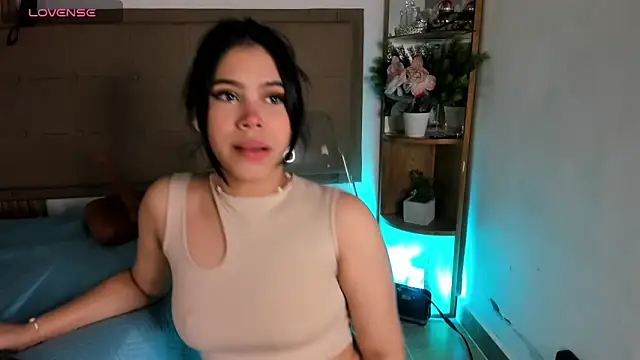 Natasha  Sccott online show from 01.15.25