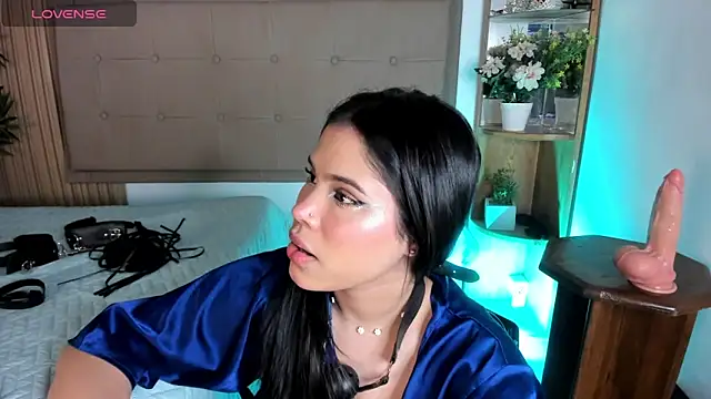 Natasha  Sccott online show from 01.28.25