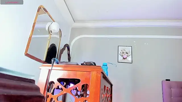 Jimena Grey online show from 12.16.25