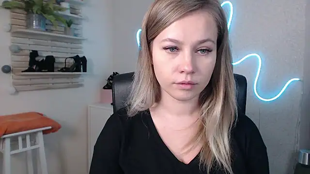 holly xglam online show from 12.06.24