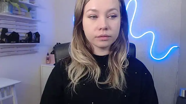 holly xglam online show from 01.22.25