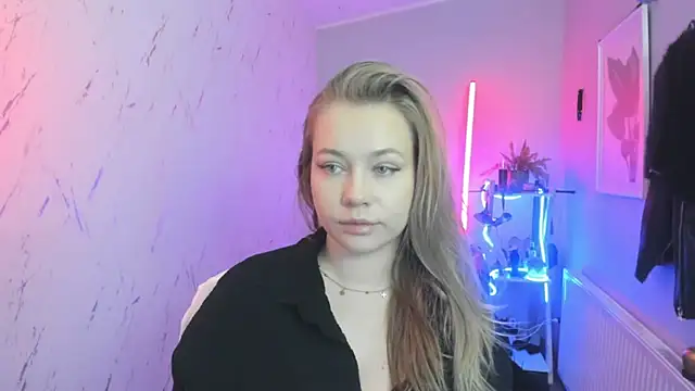 holly xglam online show from 11.24.25