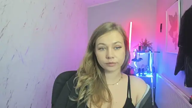 holly xglam online show from 11.25.25