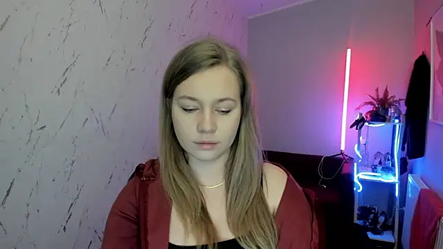 holly xglam online show from 01.08.26