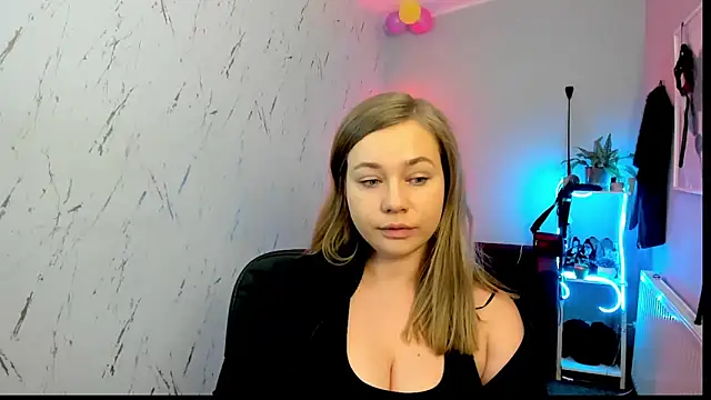 holly xglam online show from 02.24.26