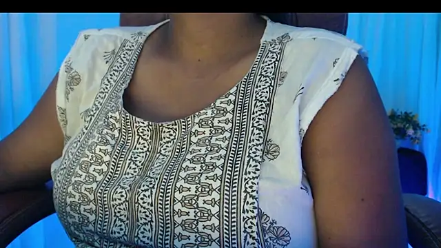 Snapshot of Prita07 chatting on 03.19.25 Prita07 online show from 03.19.25