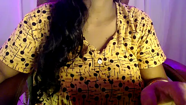 Snapshot of Prita07 chatting on 09.10.25 Prita07 online show from 09.10.25