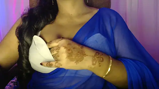 Snapshot of Prita07 chatting on 10.15.25 Prita07 online show from 10.15.25