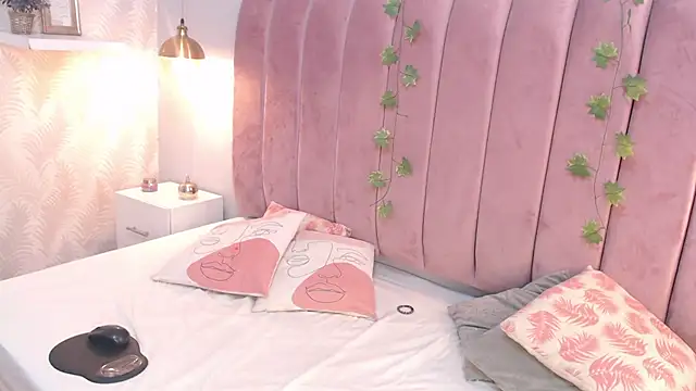 LeenaBrown online show from 02.21.25