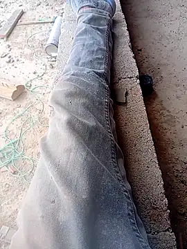 Kurtsikicixh online show from 10.20.25