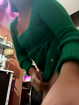 Snapshot of PurpleHaze17 chatting on 10.08.25 PurpleHaze17 online show from 10.08.25