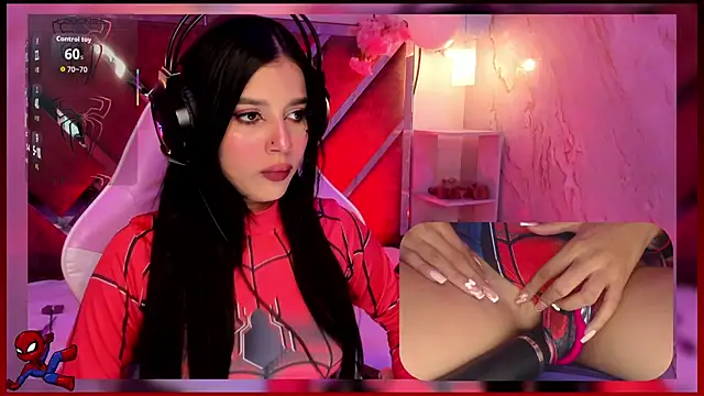 Snapshot of SweetieCloe_ chatting on 10.12.25 SweetieCloe  online show from 10.12.25