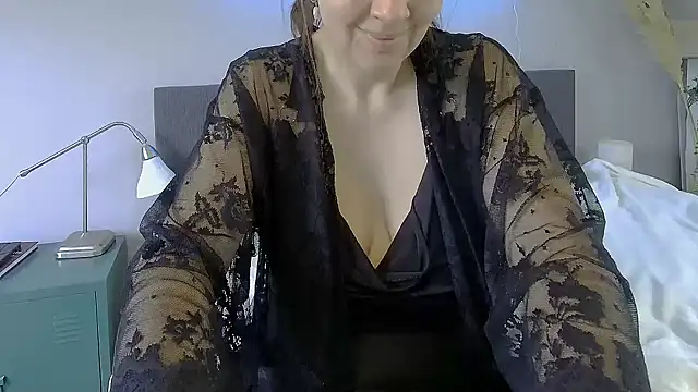 Ella Next Door online show from 01.22.25