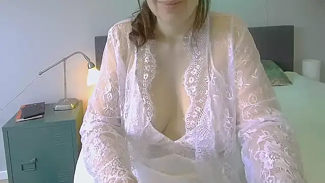 Ella Next Door online show from 01.27.25