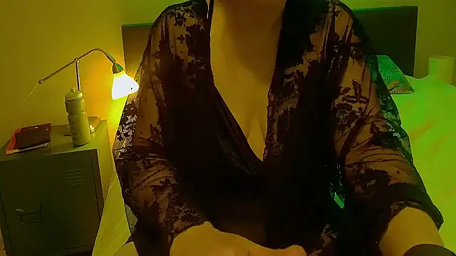 Ella Next Door online show from 01.27.25