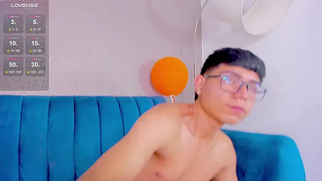 Snapshot of CodyTwink chatting on 02.06.25 CodyTwink online show from 02.06.25