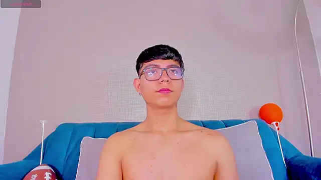Snapshot of CodyTwink chatting on 03.08.25 CodyTwink online show from 03.08.25