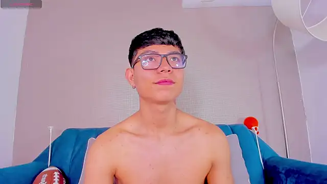 Snapshot of CodyTwink chatting on 03.11.25 CodyTwink online show from 03.11.25