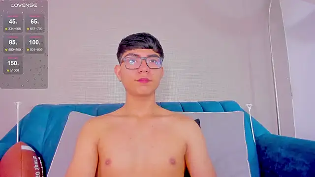 Snapshot of CodyTwink chatting on 03.14.25 CodyTwink online show from 03.14.25