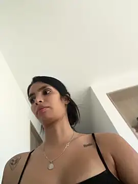 Snapshot of DeuxGold chatting on 10.26.25 DeuxGold online show from 10.26.25