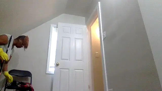 Snapshot of AllLeggs chatting on 12.04.24 AllLeggs online show from 12.04.24