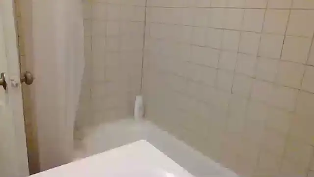 Snapshot of AllLeggs chatting on 12.06.24 AllLeggs online show from 12.06.24