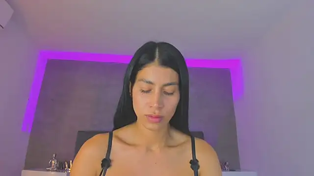 Snapshot of jasminehill_ chatting on 02.22.25 jasminehill  online show from 02.22.25