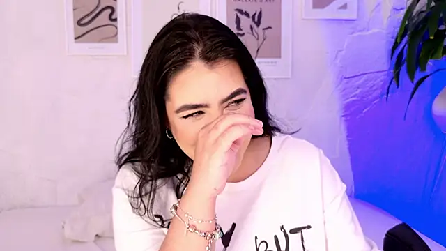 Snapshot of Harmonybabe_ chatting on 11.01.25 Harmonybabe online show from 11.01.25