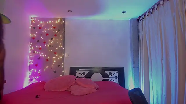 Snapshot of blackbarbietrans chatting on 01.22.25 blackbarbietrans online show from 01.22.25