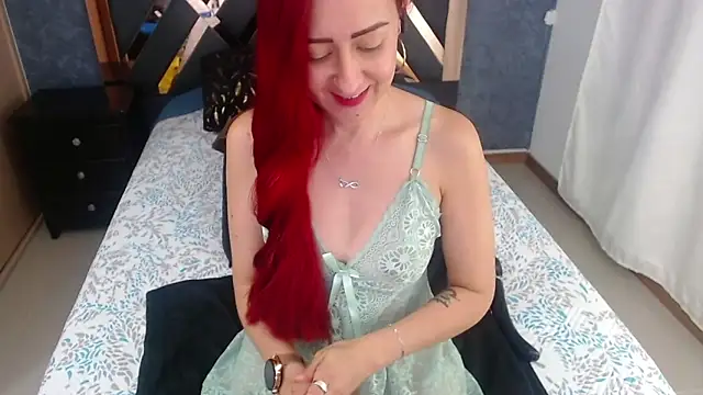 Snapshot of bianca_milfsexy chatting on 01.06.25 bianca milfsexy online show from 01.06.25