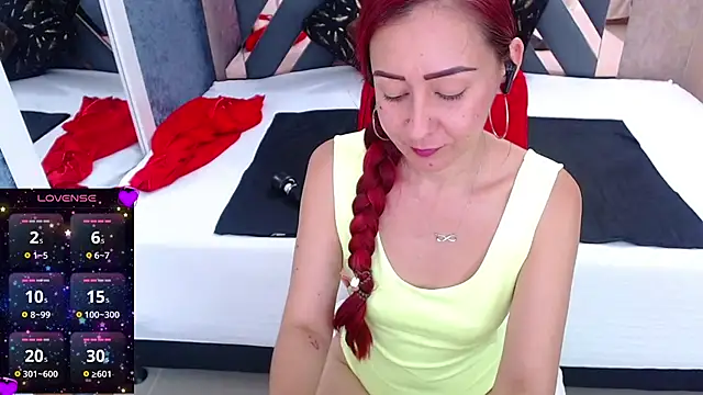 Snapshot of bianca_milfsexy chatting on 03.01.25 bianca milfsexy online show from 03.01.25