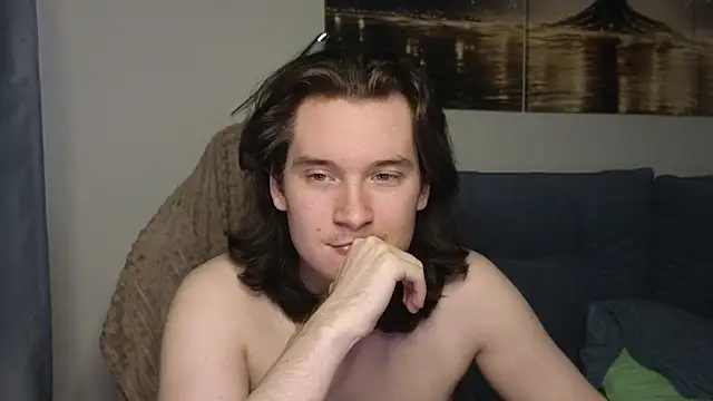Snapshot of MoreRealAlex chatting on 04.29.26 MoreRealAlex online show from 04.29.26