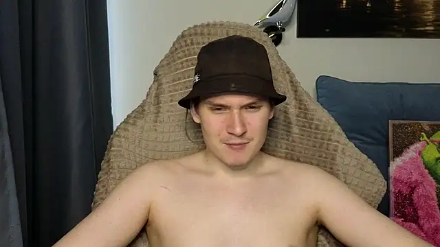 Snapshot of MoreRealAlex chatting on 04.30.26 MoreRealAlex online show from 04.30.26