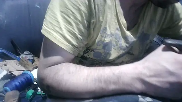 Snapshot of robeaulieu02 chatting on 01.21.25 robeaulieu02 online show from 01.21.25