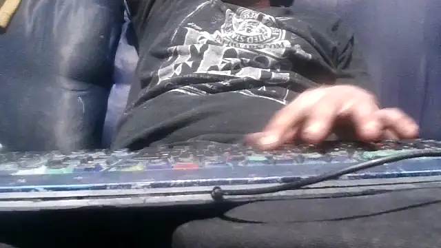 Snapshot of robeaulieu02 chatting on 03.17.25 robeaulieu02 online show from 03.17.25