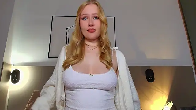 JuliaJaee online show from 09.28.25