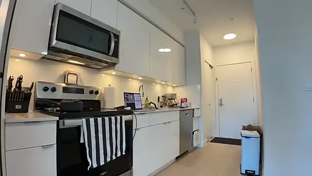 Snapshot of NattyFierros chatting on 09.22.25 NattyFierros online show from 09.22.25