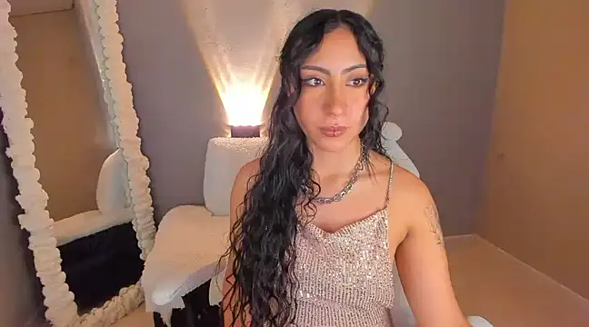 amber curly online show from 01.23.25
