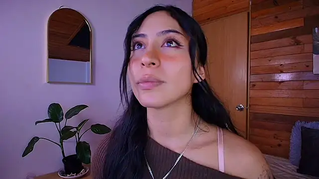 amber curly online show from 04.15.26