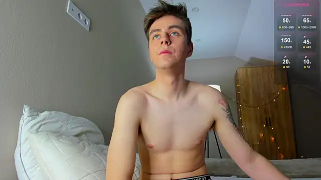 Snapshot of TaisonBrownX chatting on 12.15.24 TaisonBrownX online show from 12.15.24