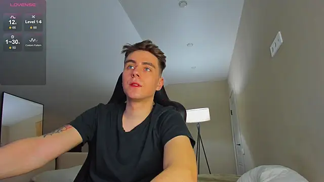 Snapshot of TaisonBrownX chatting on 12.28.24 TaisonBrownX online show from 12.28.24