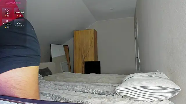 Snapshot of TaisonBrownX chatting on 01.12.25 TaisonBrownX online show from 01.12.25