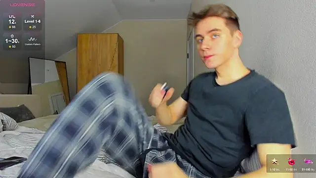 Snapshot of TaisonBrownX chatting on 01.13.25 TaisonBrownX online show from 01.13.25