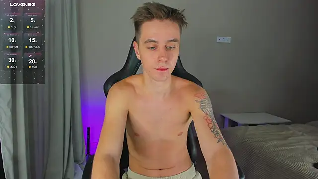 Snapshot of TaisonBrownX chatting on 02.13.25 TaisonBrownX online show from 02.13.25