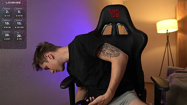 Snapshot of TaisonBrownX chatting on 03.13.25 TaisonBrownX online show from 03.13.25