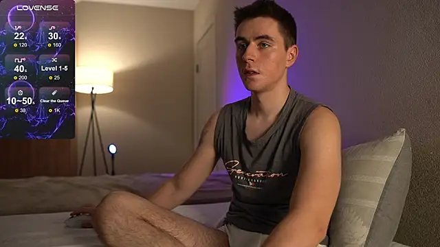 Snapshot of TaisonBrownX chatting on 09.23.25 TaisonBrownX online show from 09.23.25