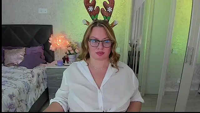 TwinklingStar  online show from 12.25.24