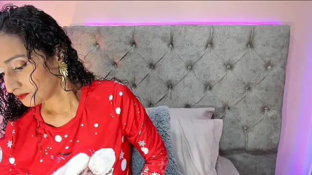 Snapshot of Holyjacky_ chatting on 12.24.24 Holyjacky online show from 12.24.24