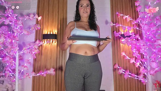 Holyjacky  online show from 04.04.26