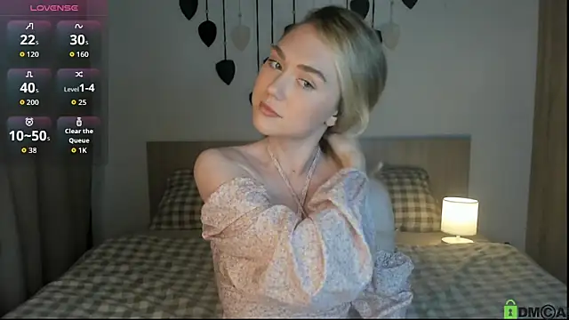 TheVanessaMaes online show from 10.15.25